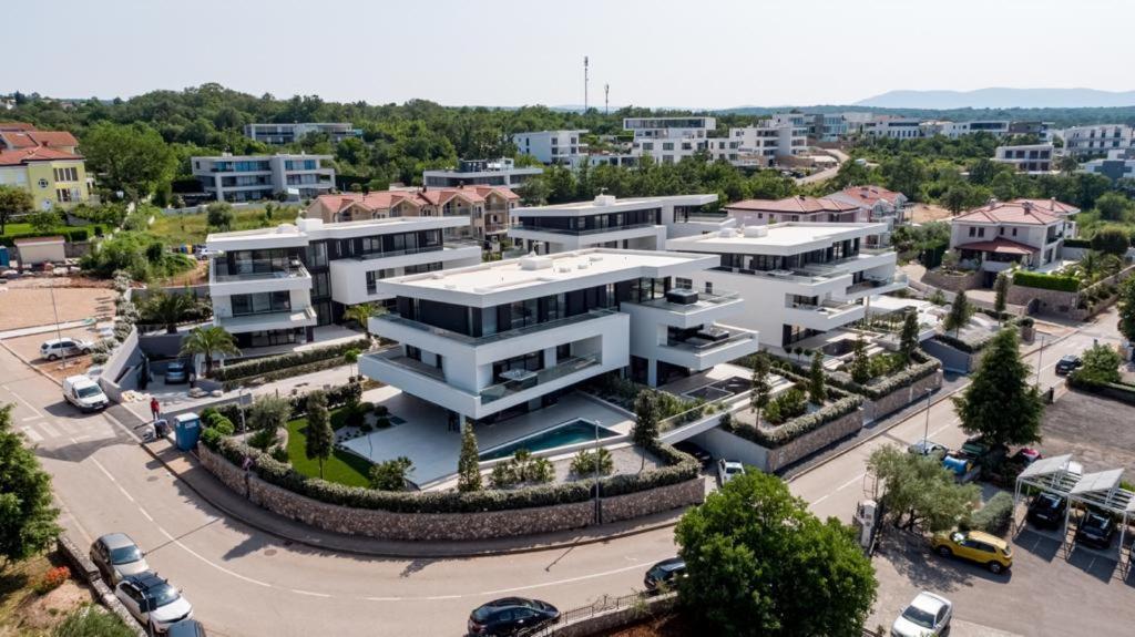 Hadrie Luxury Resort And Villas Azimut Малинска Экстерьер фото